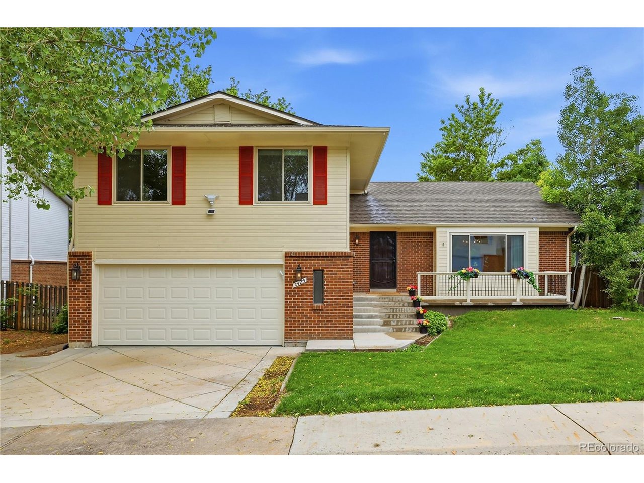 Photo of 2425 S Ellis St Lakewood CO 80228