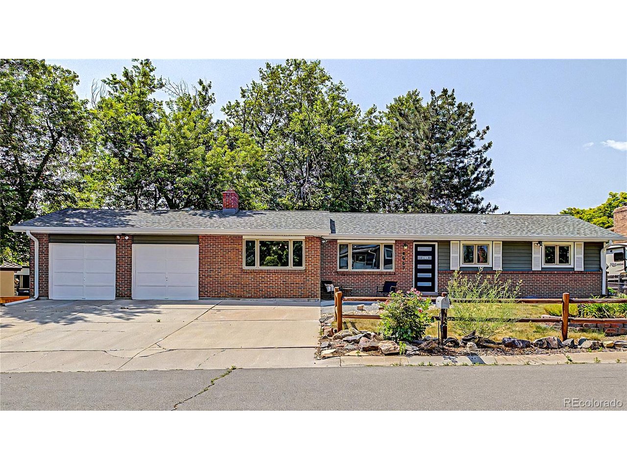 Photo of 4667 Badger Ln Littleton CO 80127