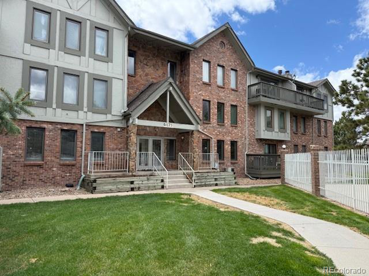Photo of 6475 S Dayton St #102 Englewood CO 80111