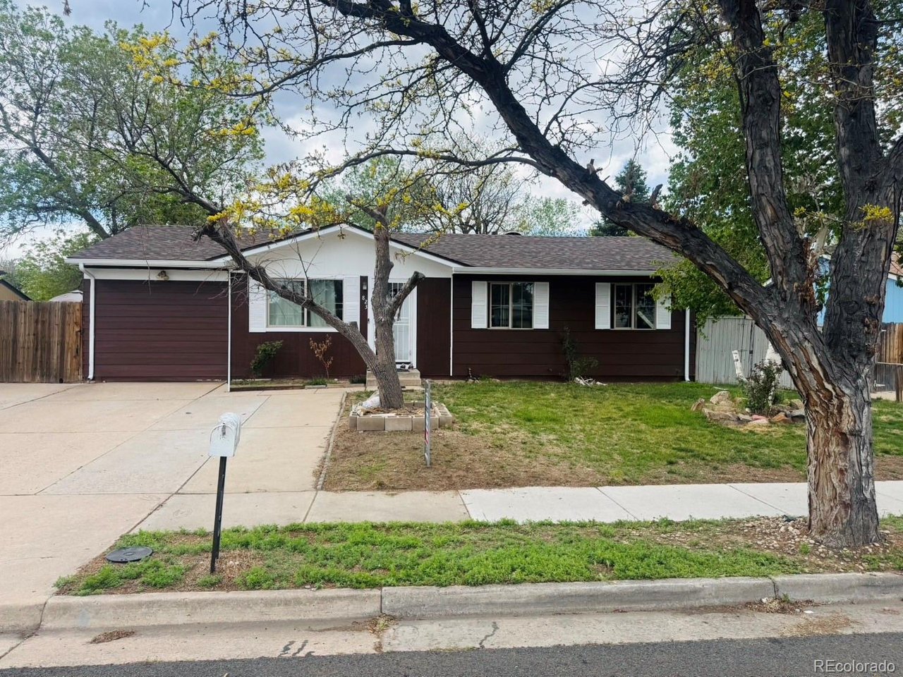 Photo of 823 S Moline St Aurora CO 80012