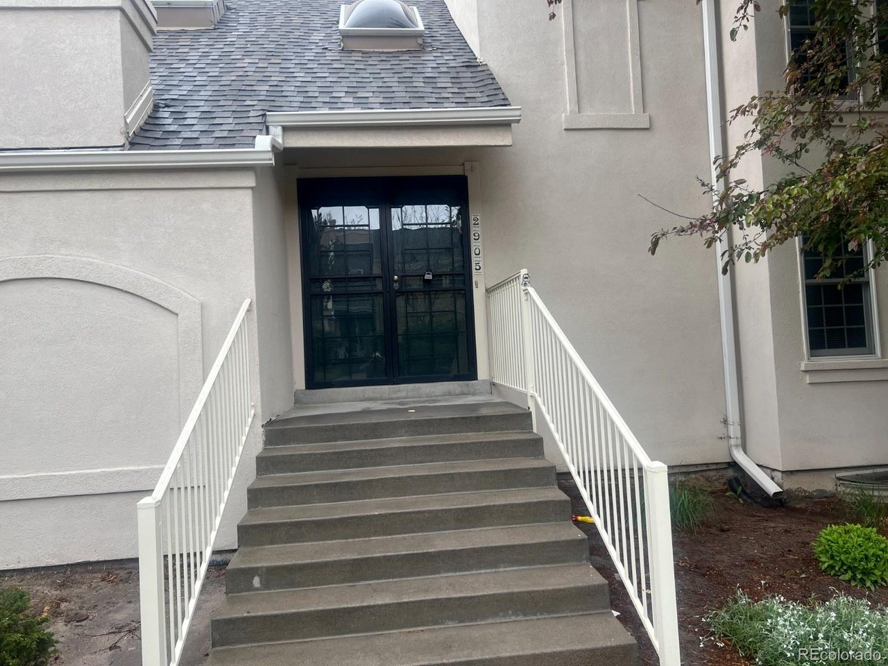 Photo of 2905 S Vaughn Way Aurora CO 80014