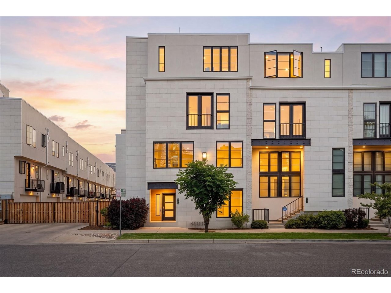 Photo of 825 Bellaire St Denver CO 80220