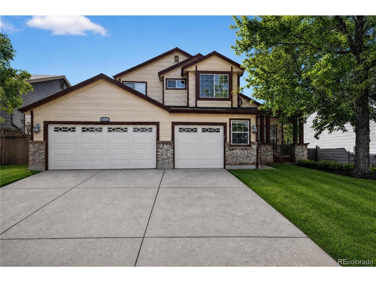 Photo of 2024 Sandhurst Dr Castle Rock CO 80104