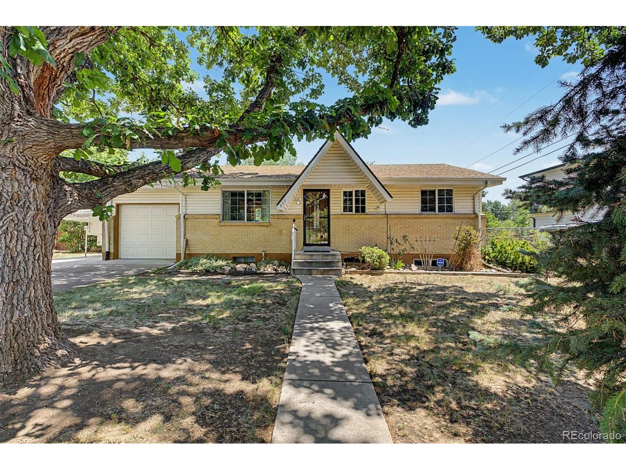 Photo of 888 S Owens Ct Lakewood CO 80226
