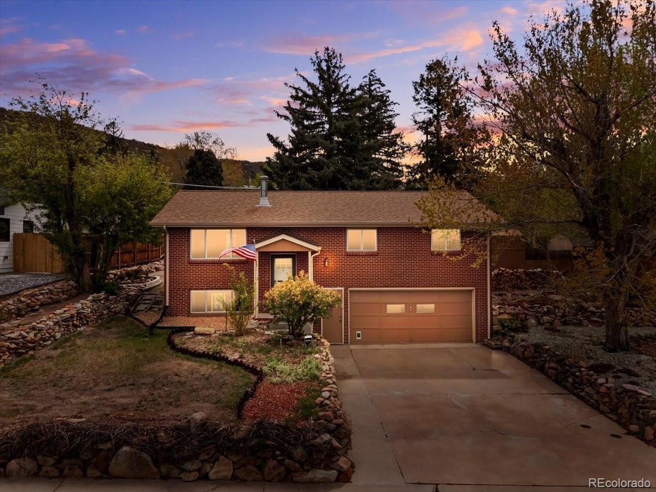Photo of 570 Vista Dr Castle Rock CO 80104