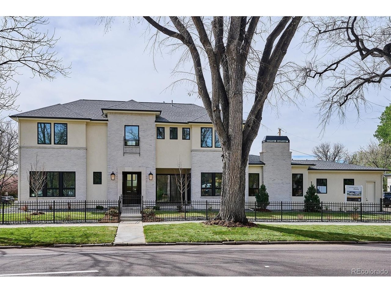 Photo of 1699 Bellaire St Denver CO 80220
