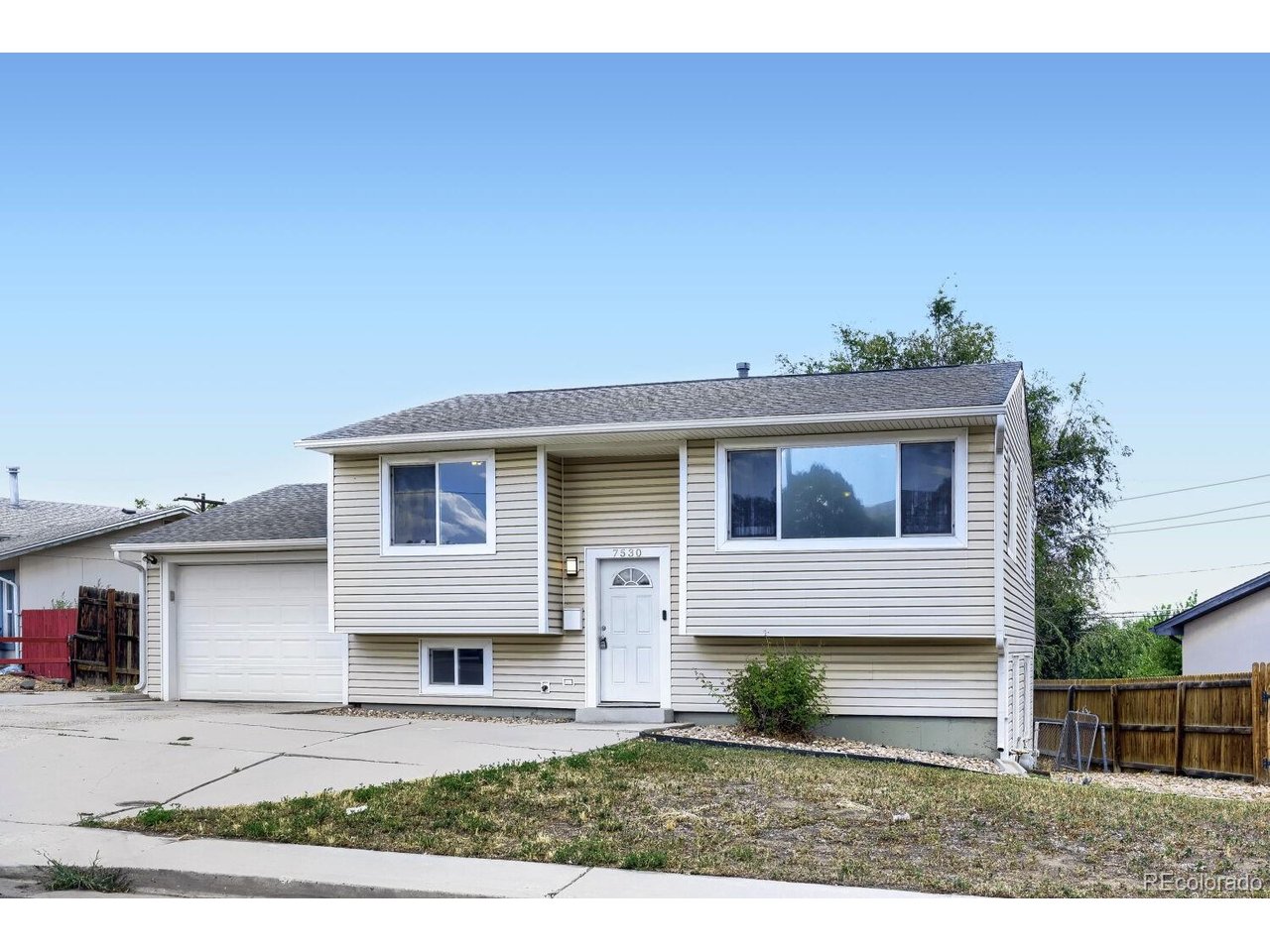 Photo of 7530 Hilltop Cir Denver CO 80221