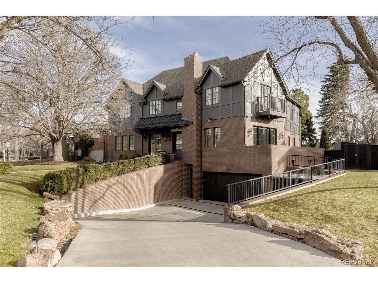 Photo of 105 Southmoor Dr Denver CO 80220