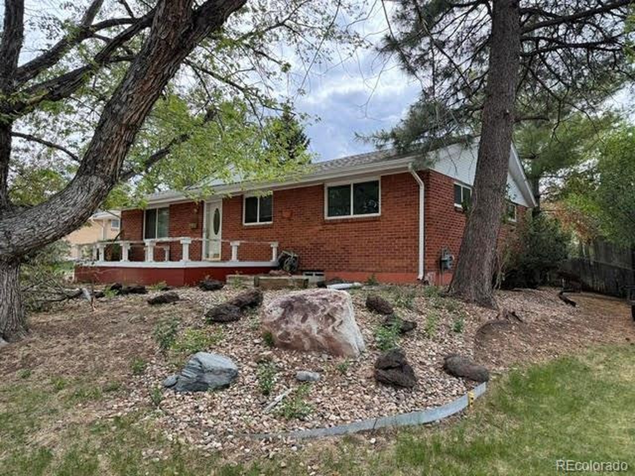 Photo of 6621 S Logan St Littleton CO 80121