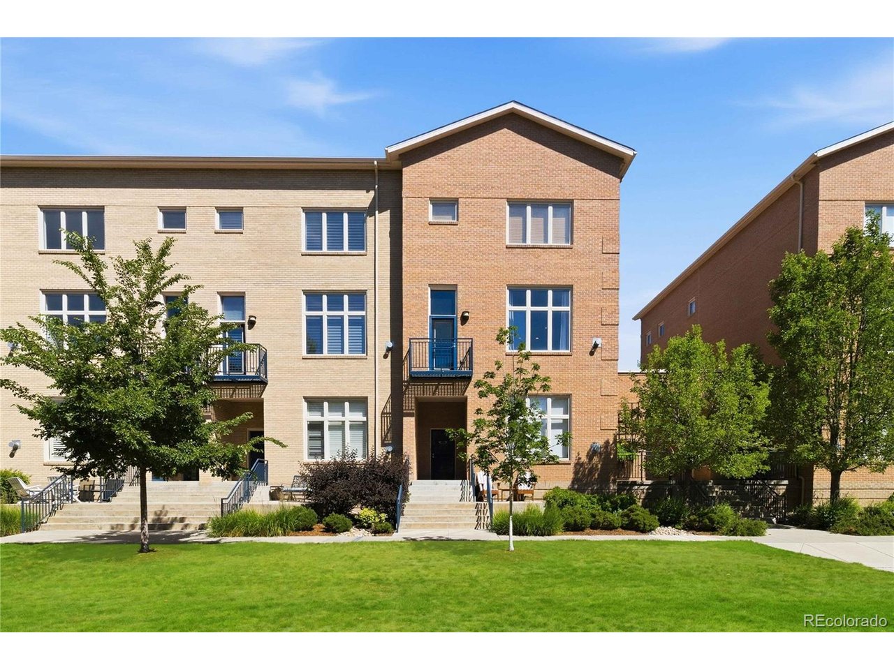 Photo of 220 Roslyn St #710 Denver CO 80230