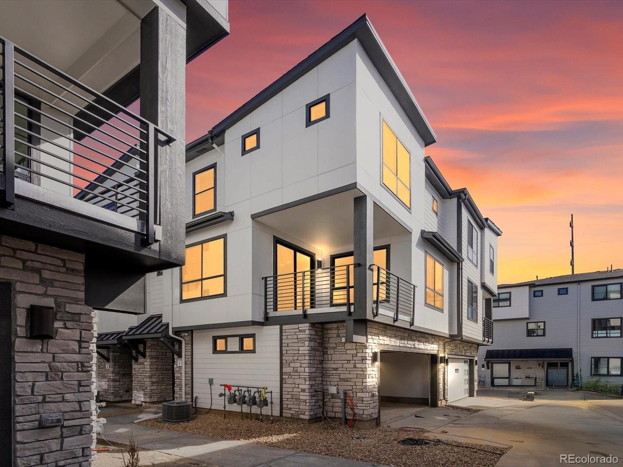 Photo of 2062 S Holly St #2 Denver CO 80222