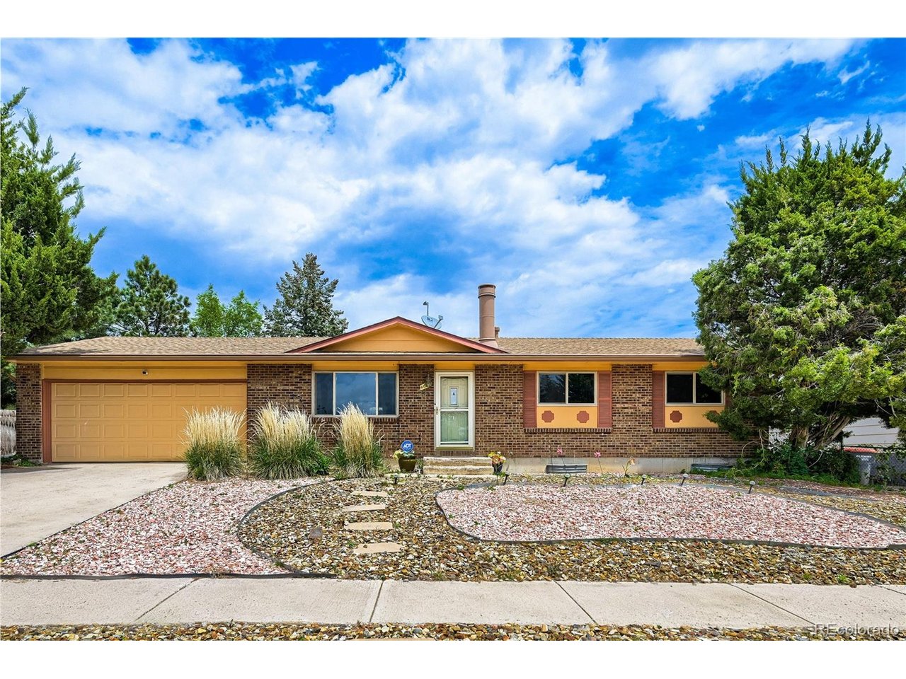 Photo of 4618 Ridgeglen Rd Colorado Springs CO 80918