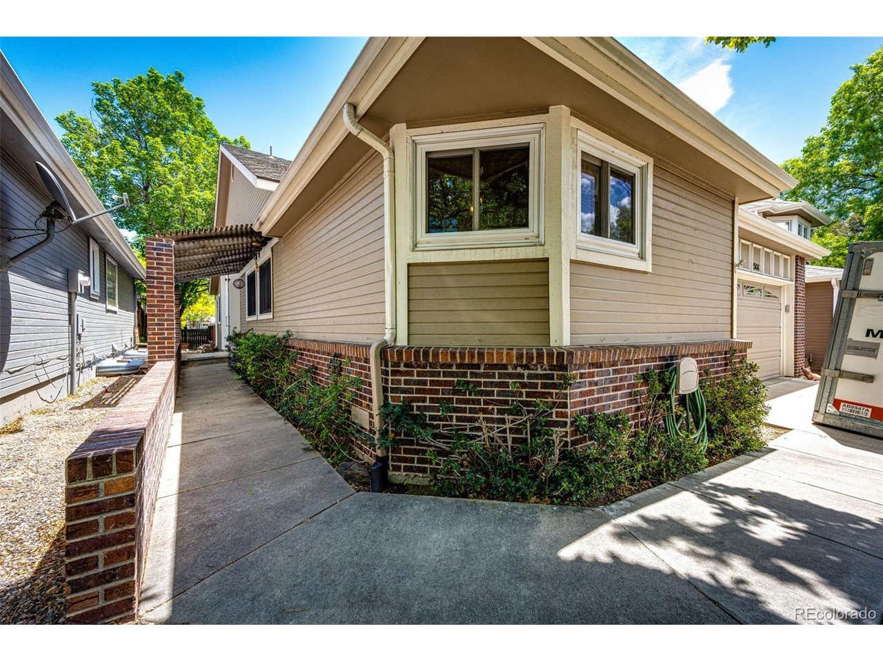 Photo of 2566 S Independence Ct Lakewood CO 80227