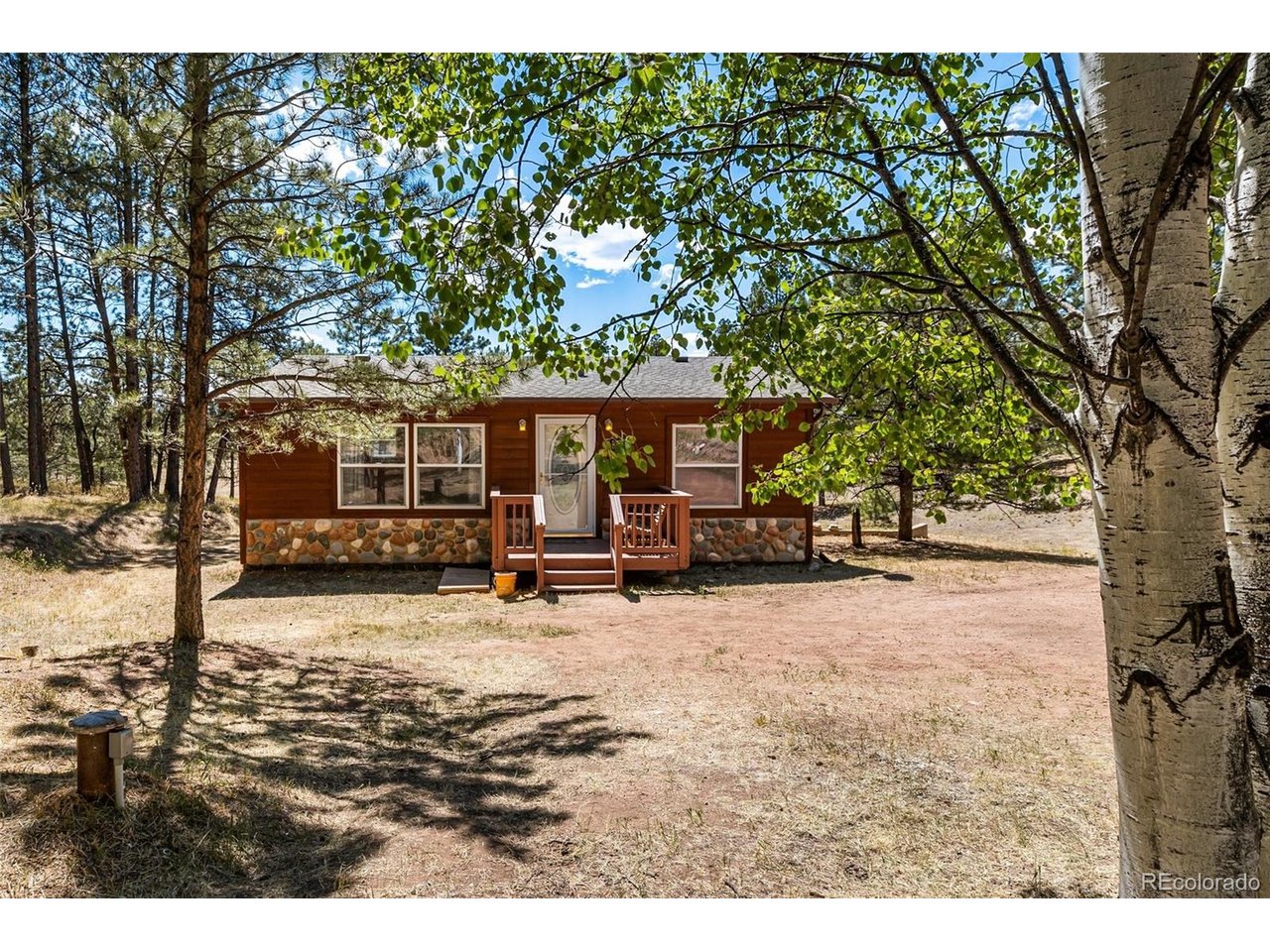 Photo of 331 Rhyolite Ln Florissant CO 80816