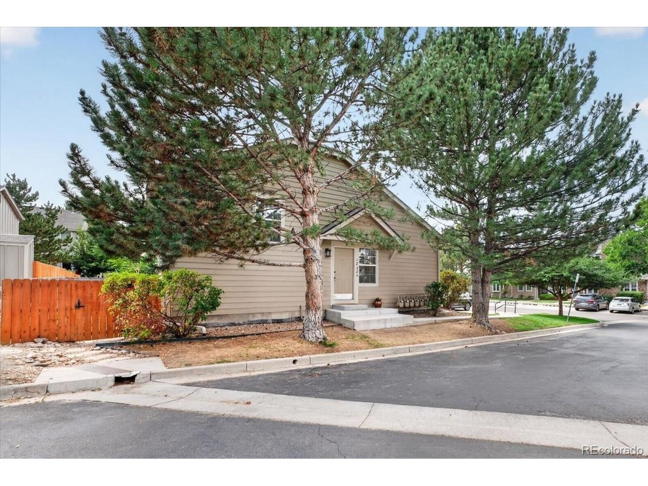 Photo of 1232 S Waco St #A Aurora CO 80017