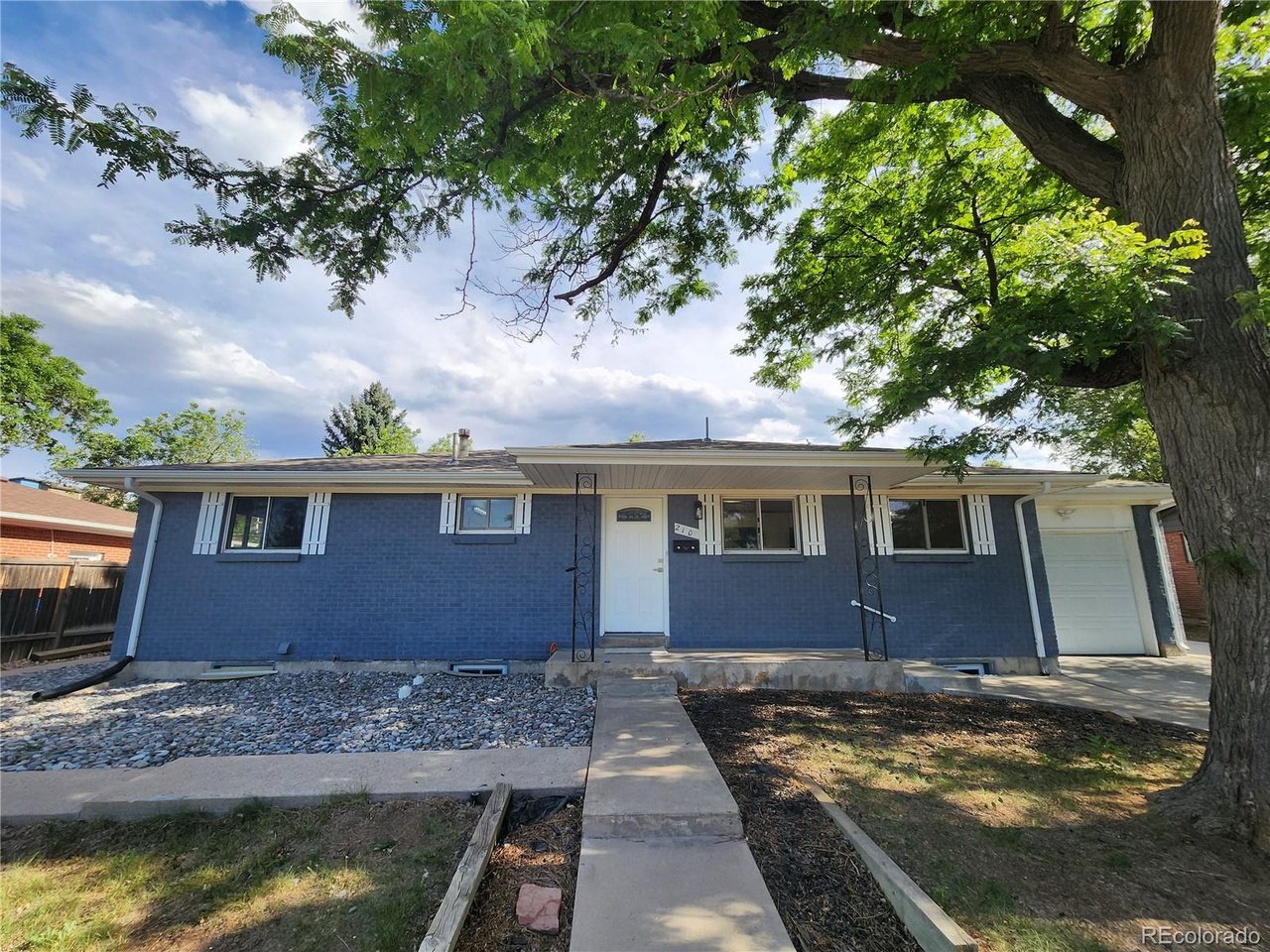 Photo of 210 E Geddes Ave Littleton CO 80122