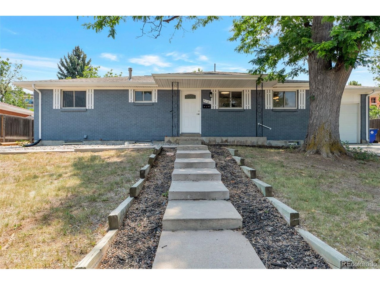 Photo of 210 E Geddes Ave Littleton CO 80122