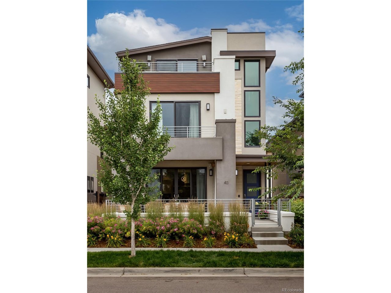 Photo of 43 S Oneida Ct Denver CO 80230