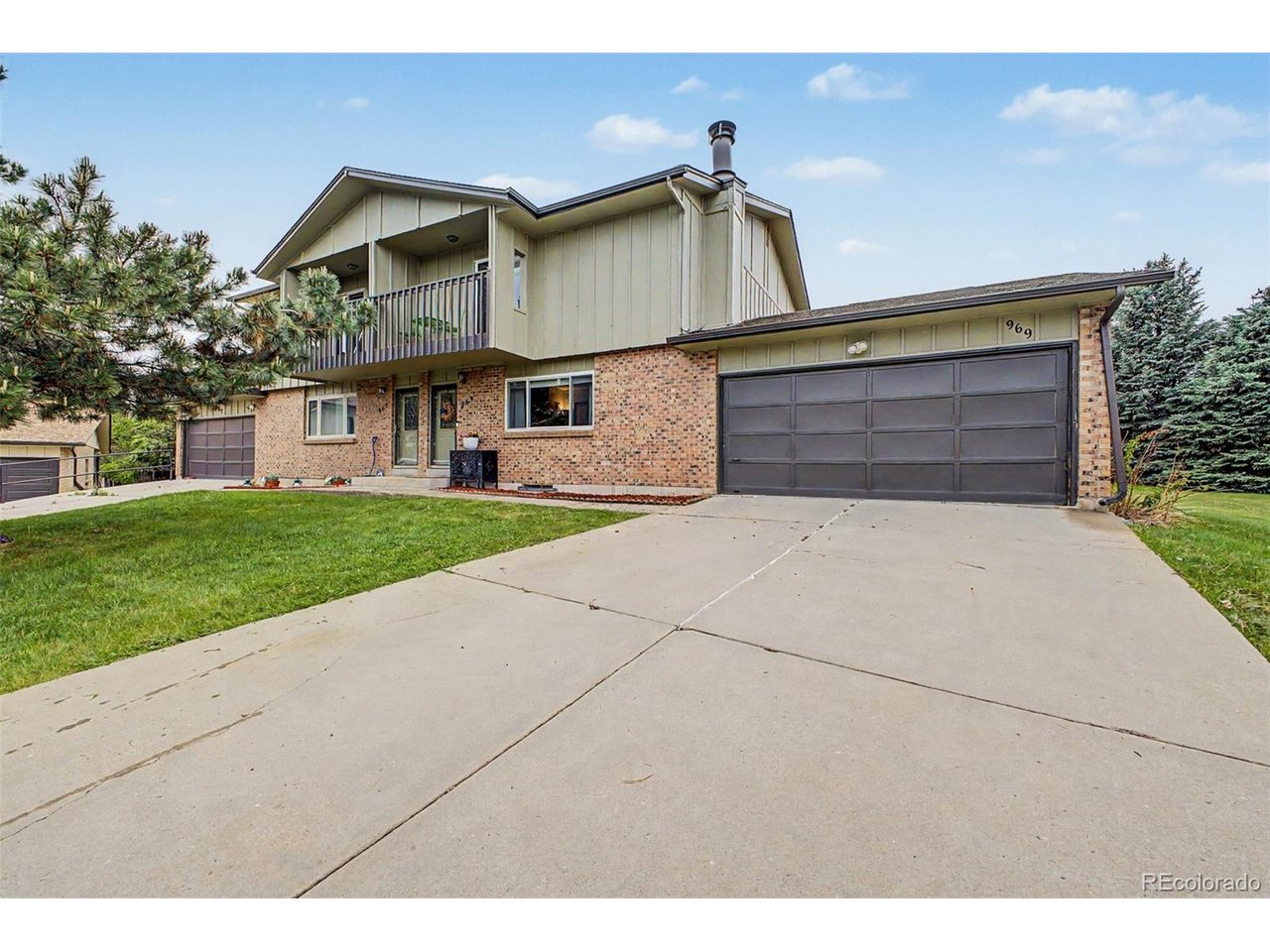 Photo of 969 Welch Ct Golden CO 80401