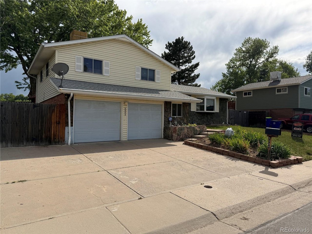 Photo of 9984 W Maryland Dr Lakewood CO 80232