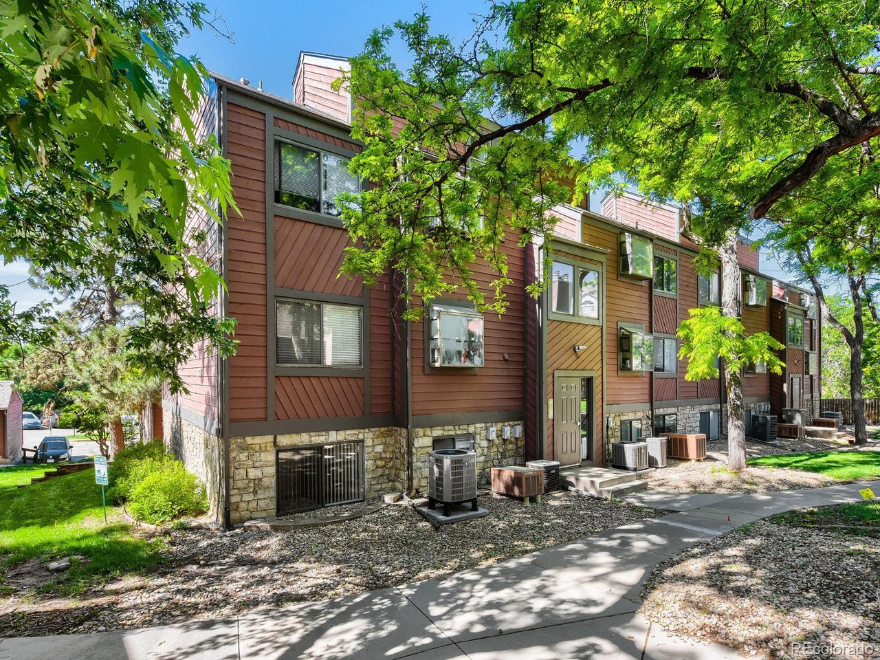 Photo of 333 W Lehow Ave #4 Englewood CO 80110