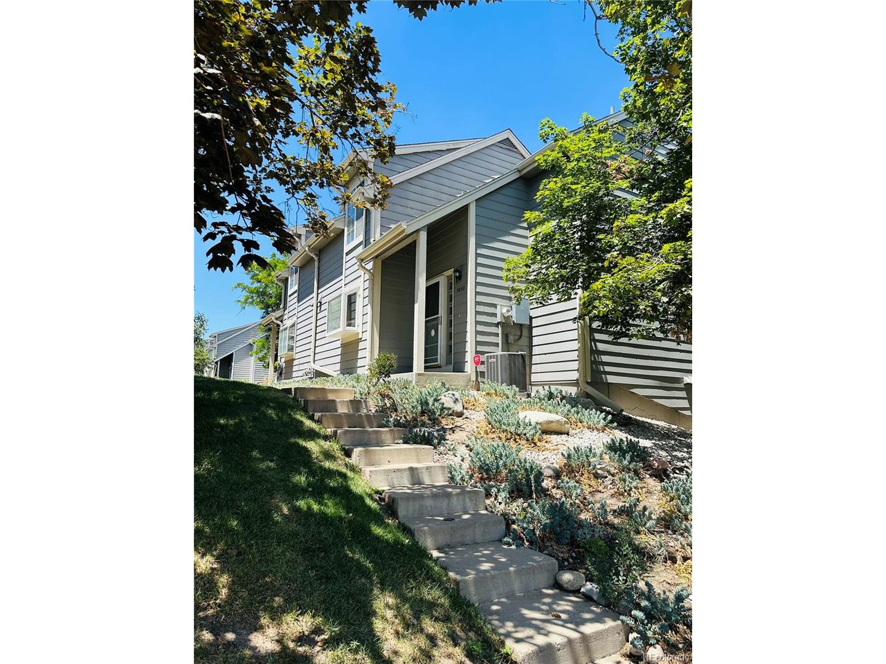 Photo of 2002 S Worchester Way Aurora CO 80014
