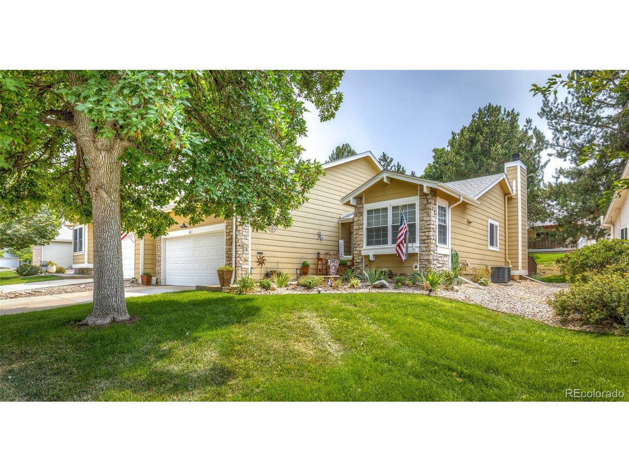 Photo of 16 Sutherland Ct Highlands Ranch CO 80130