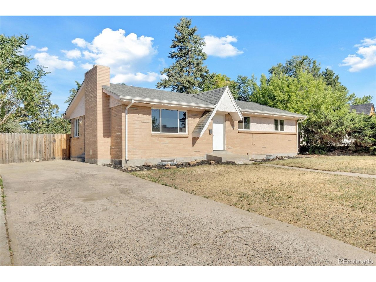 Photo of 8701 Oakwood St Westminster CO 80031
