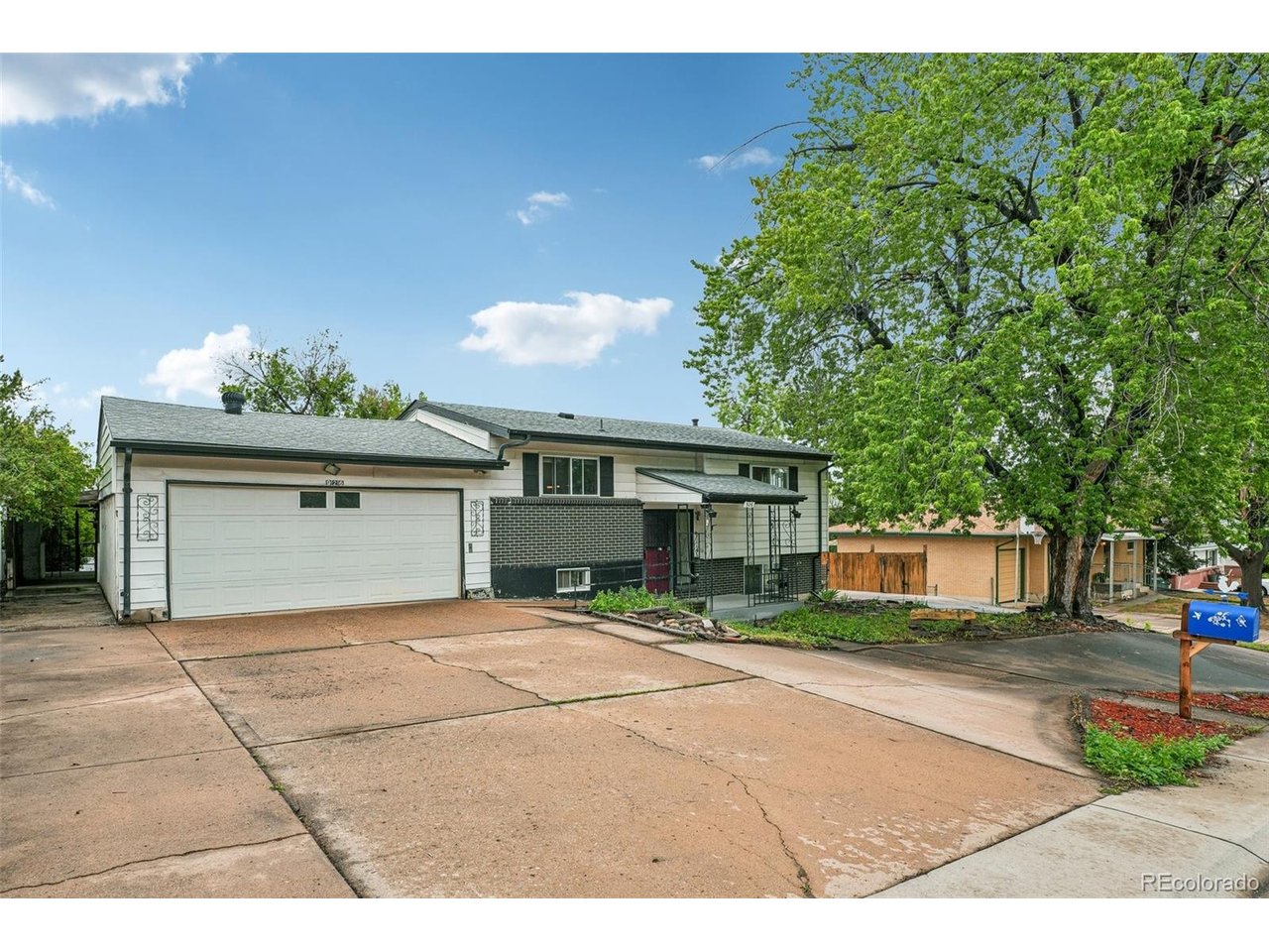 Photo of 926 S Robb Way Lakewood CO 80226