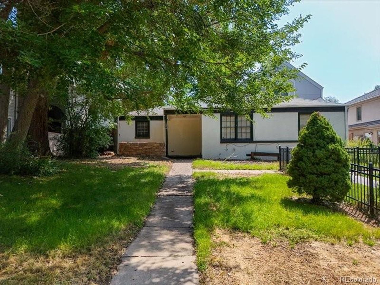 Photo of 160 Monroe St Denver CO 80206