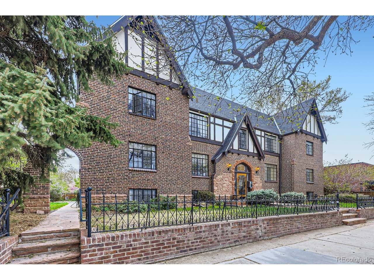 Photo of 2233 Kearney St #19 Denver CO 80207