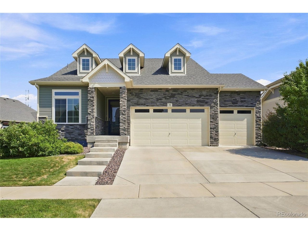 Photo of 58 S Oak Hill Ct Aurora CO 80018