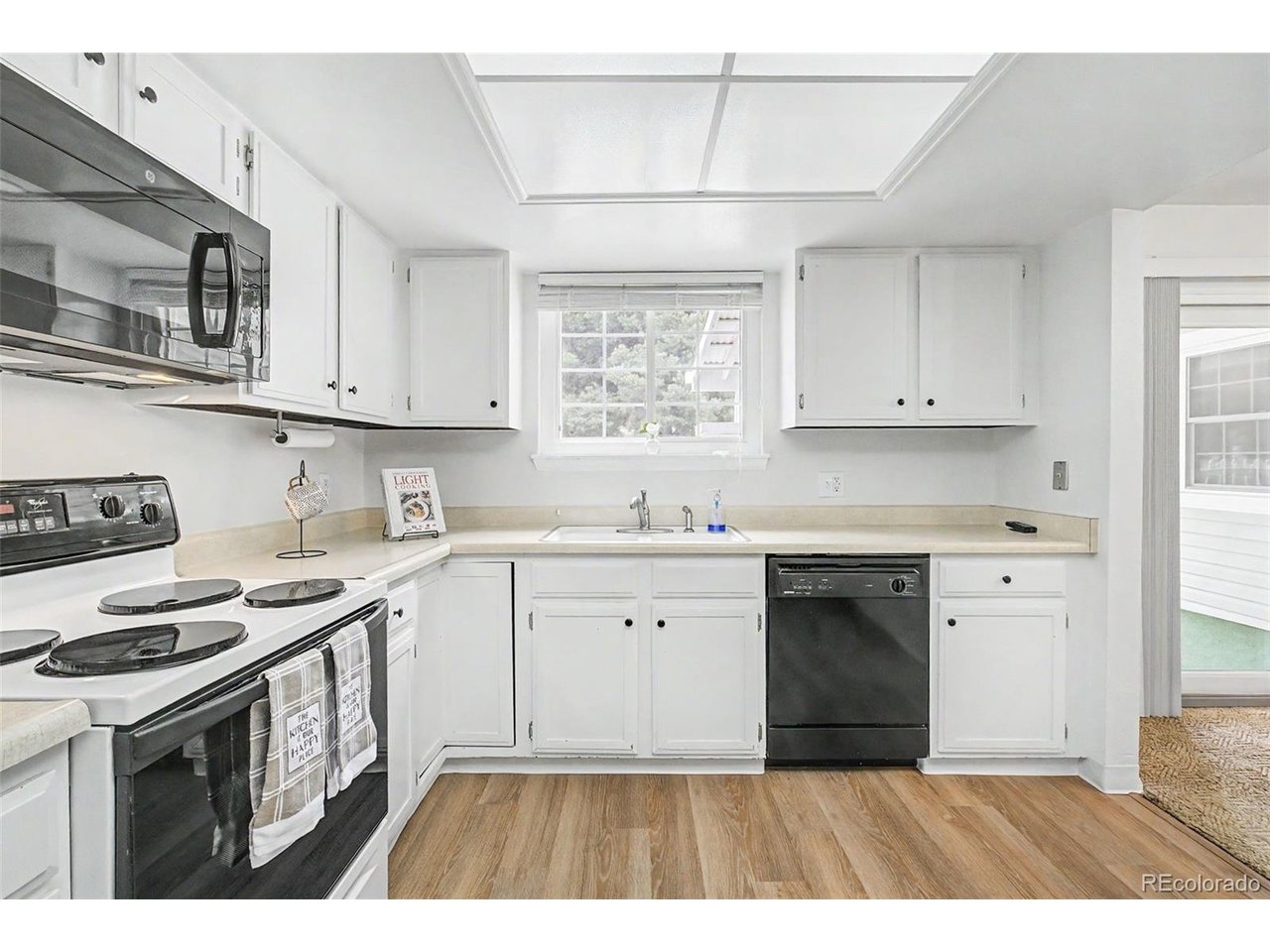 Photo of 14233 E Marina Dr Aurora CO 80014