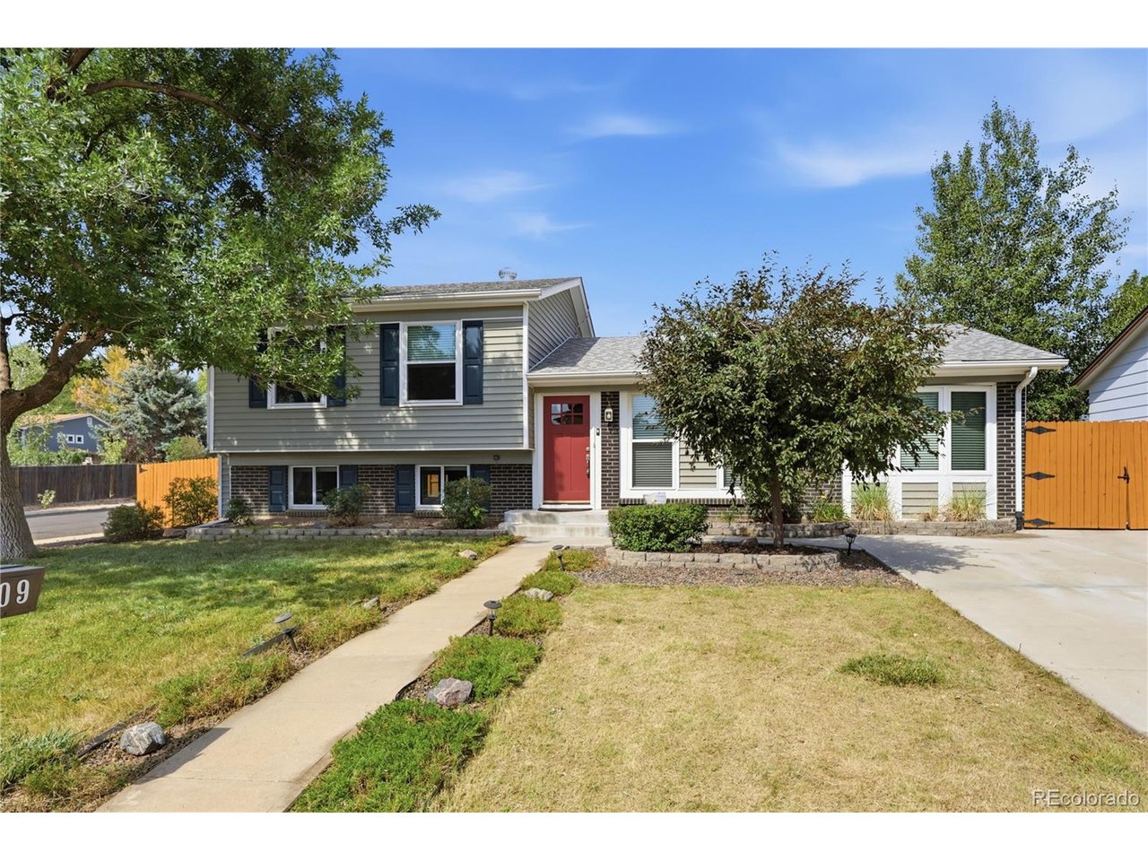 Photo of 1809 E Cottonwood St Broomfield CO 80020