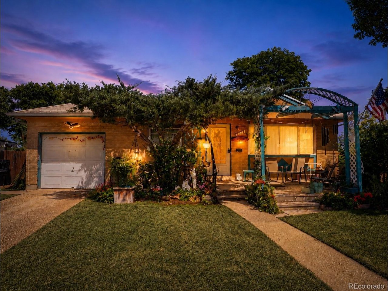 Photo of 10672 Loren Ln Denver CO 80233