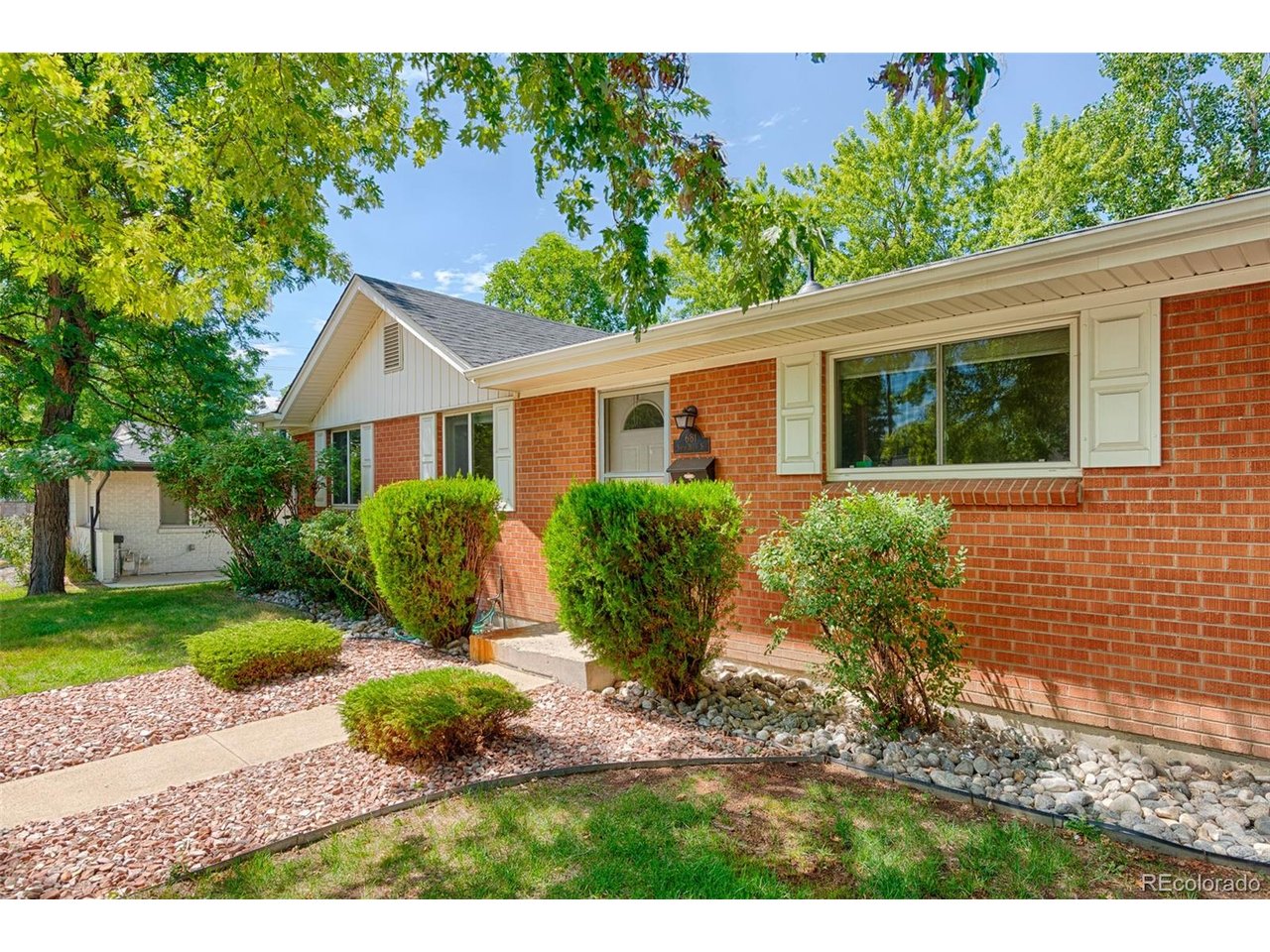 Photo of 681 S Holly St Denver CO 80246