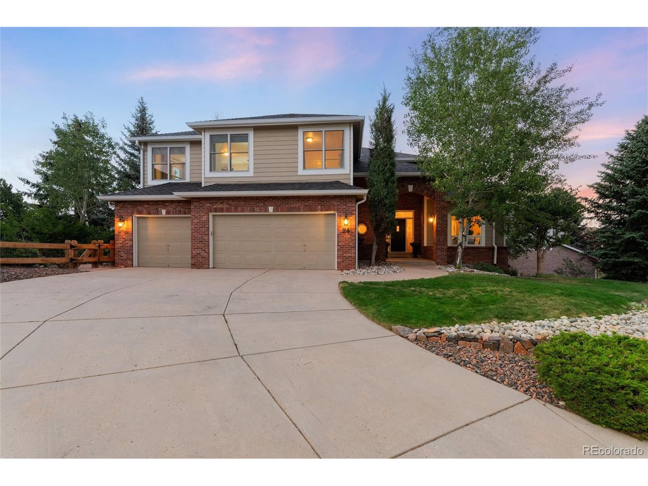 Photo of 24 Desert Willow Ln Littleton CO 80127