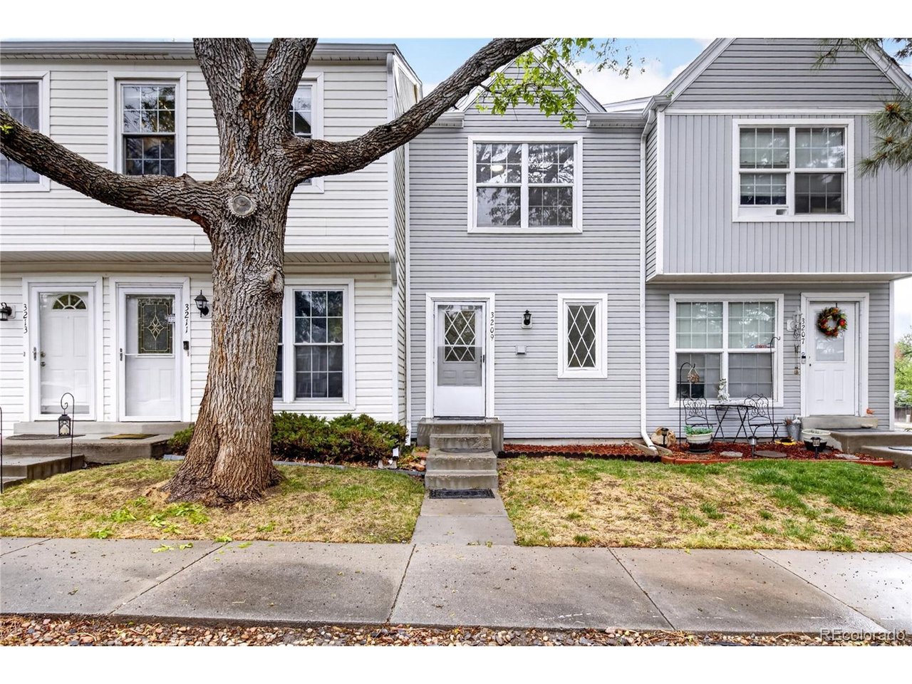 Photo of 3209 S Estes St Lakewood CO 80227