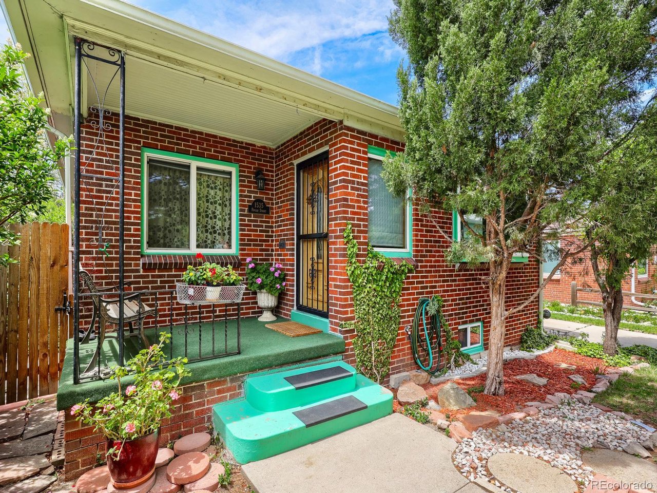 Photo of 1535 Poplar St Denver CO 80220