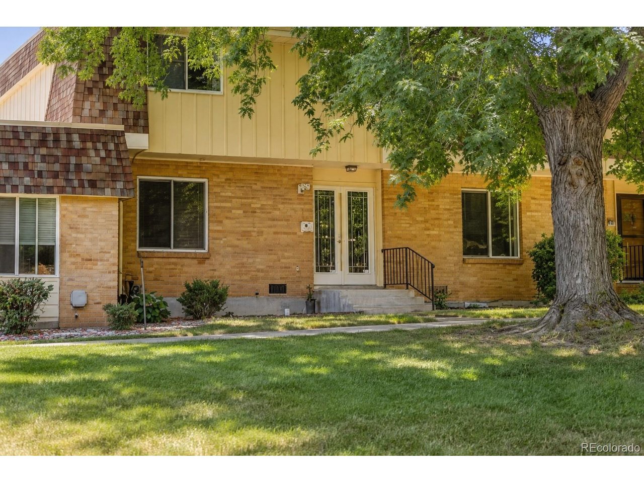 Photo of 815 S Youngfield Ct Denver CO 80228