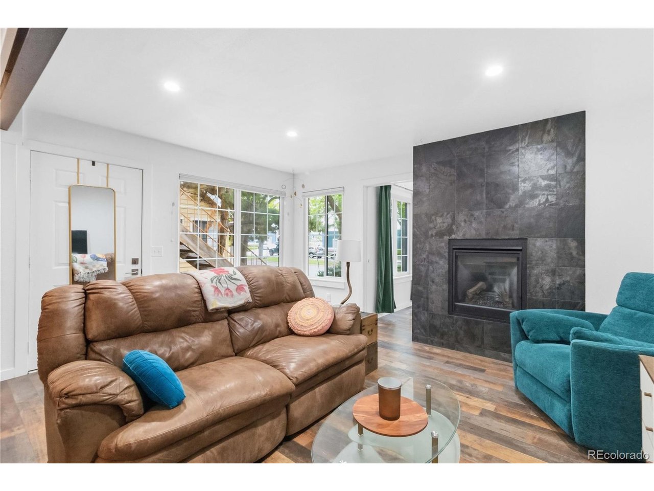 Photo of 910 S Dahlia St #A Denver CO 80246