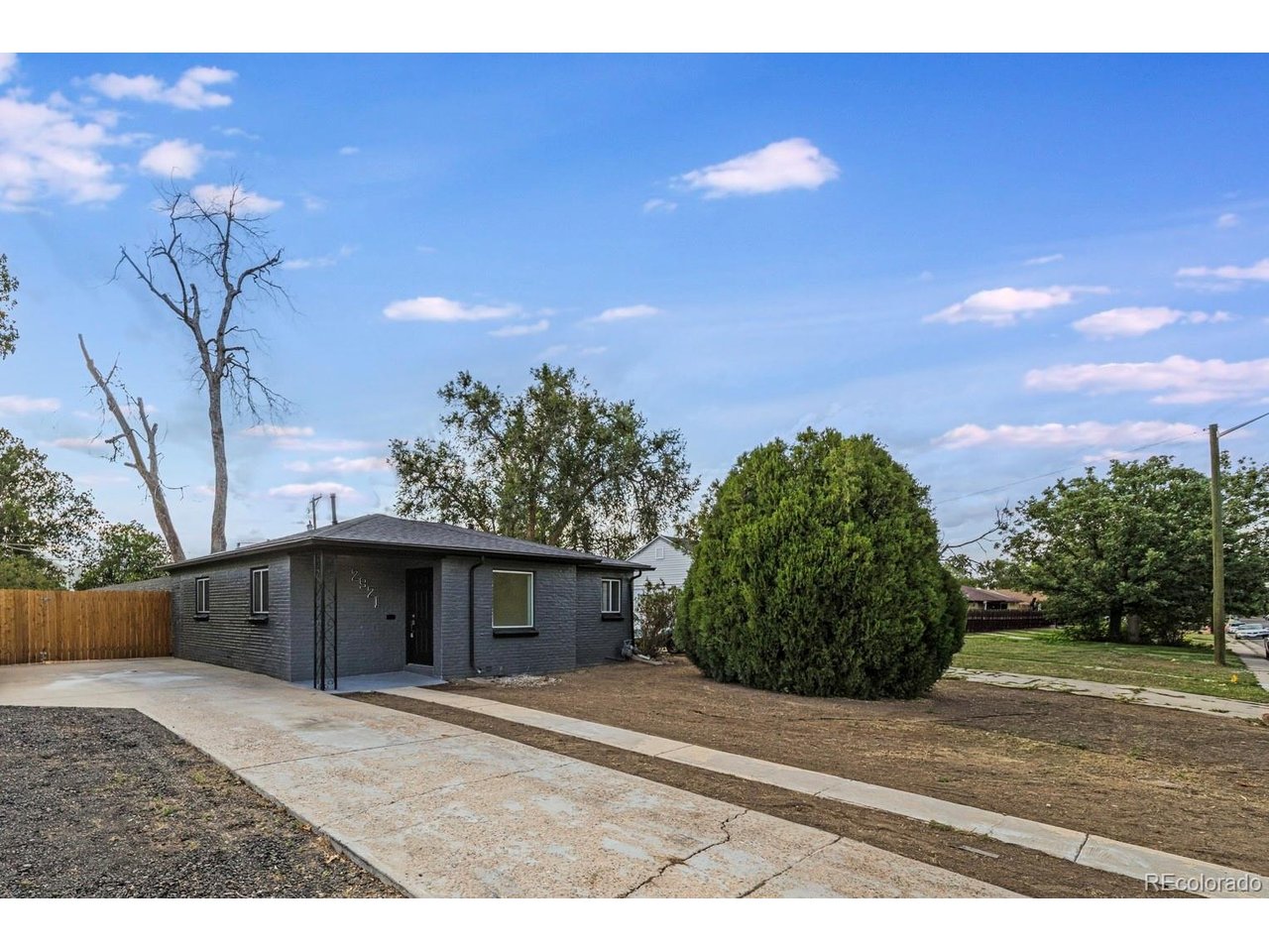 Photo of 2921 Jasmine St Denver CO 80207