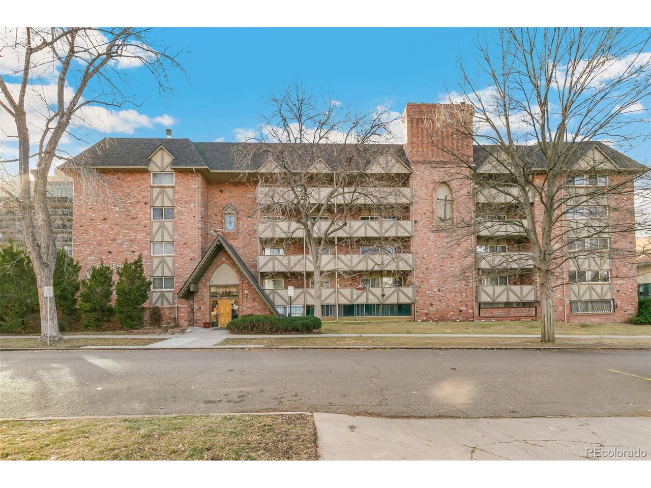 Photo of 1243 N Gaylord St #205 Denver CO 80206