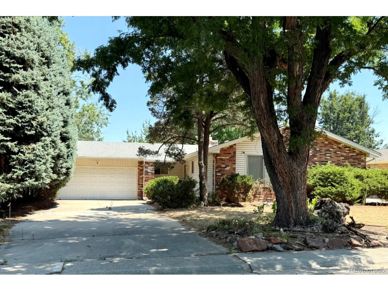 Photo of 1114 S Oakland St Aurora CO 80012