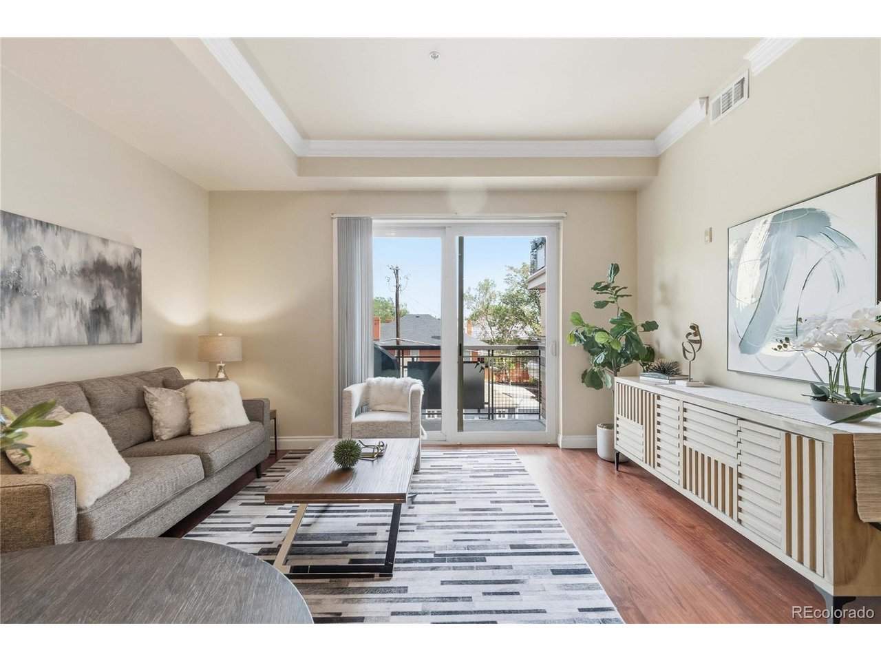 Photo of 1700 N Emerson St #304 Denver CO 80218