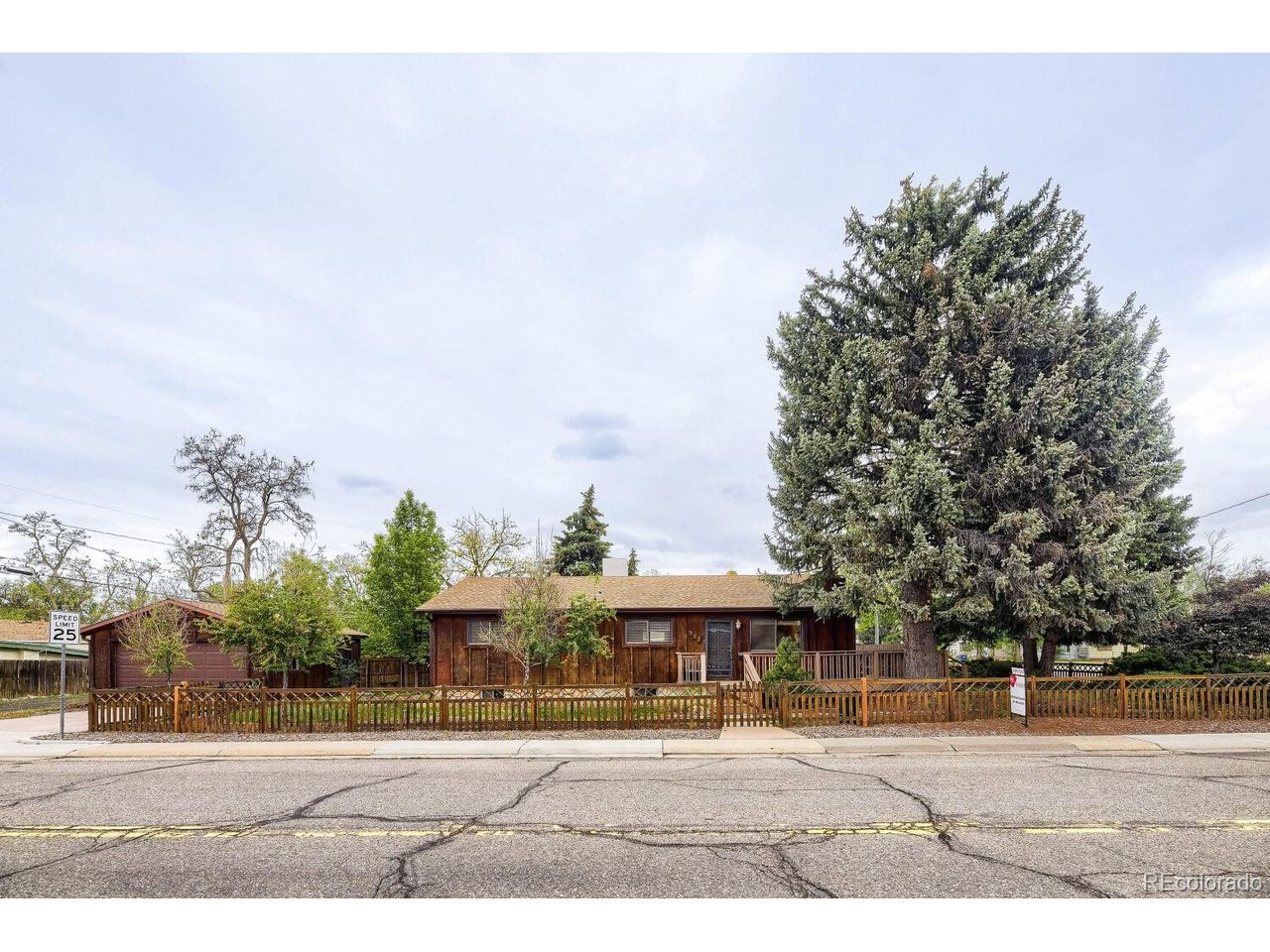 Photo of 385 E Chenango Ave Englewood CO 80113