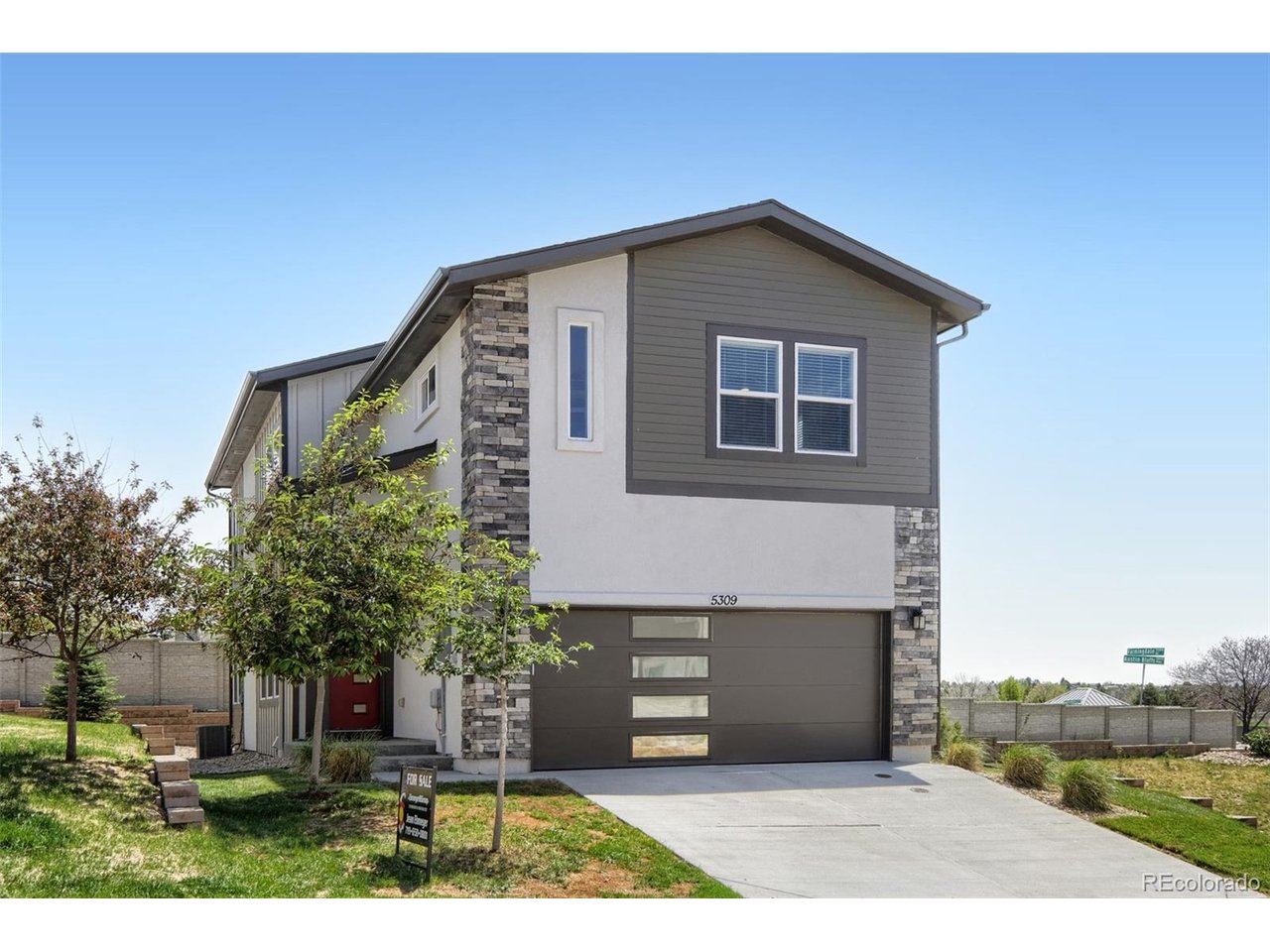 Photo of 5309 Sky Top Ln Colorado Springs CO 80918
