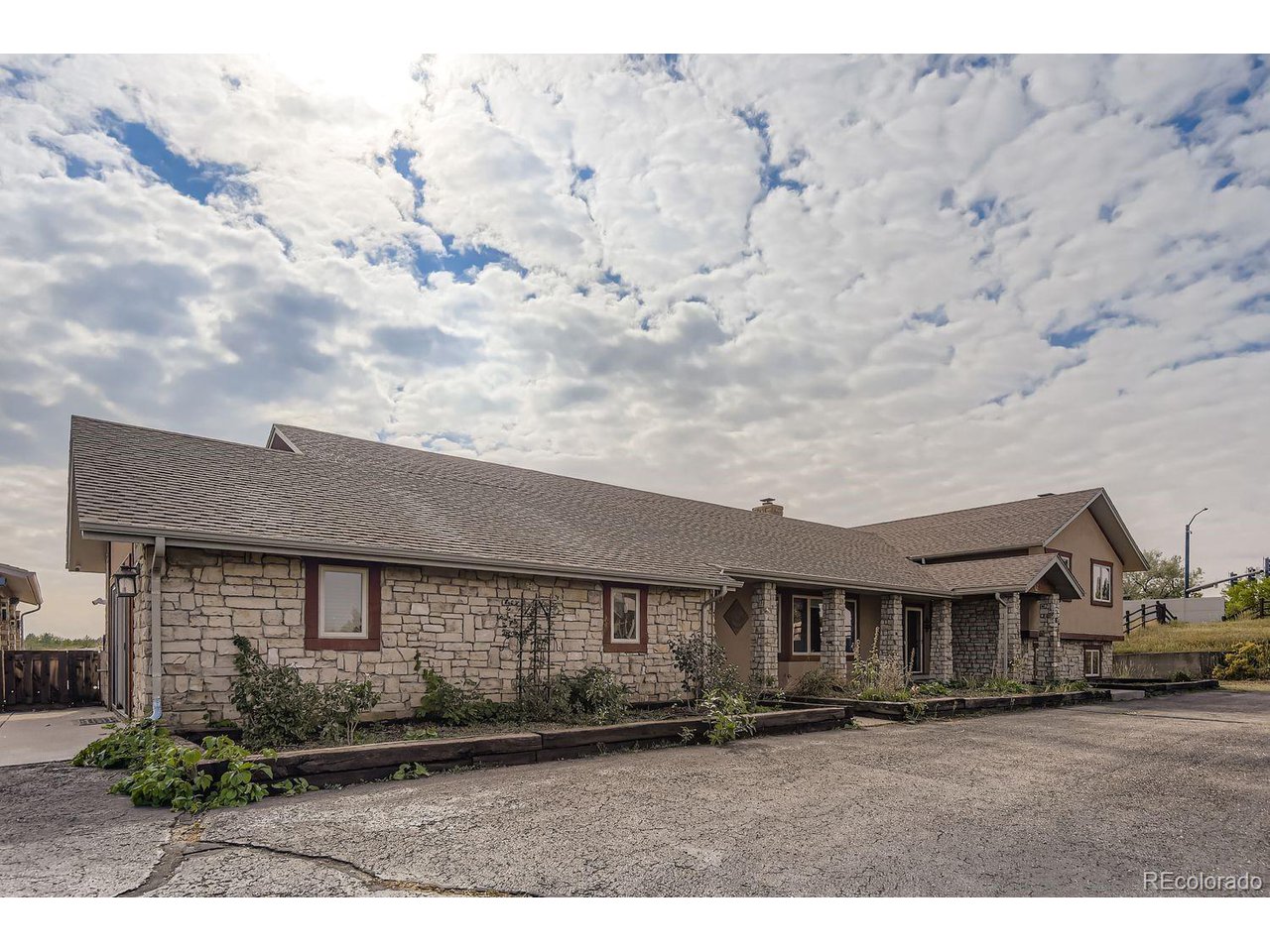 Photo of 6690 S Piney Creek Cir Centennial CO 80016