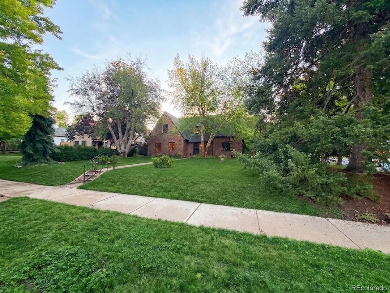 Photo of 1600 Hudson St Denver CO 80220