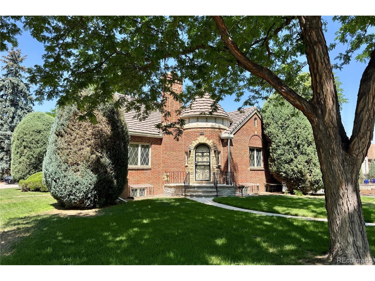 Photo of 1651 Niagara St Denver CO 80220